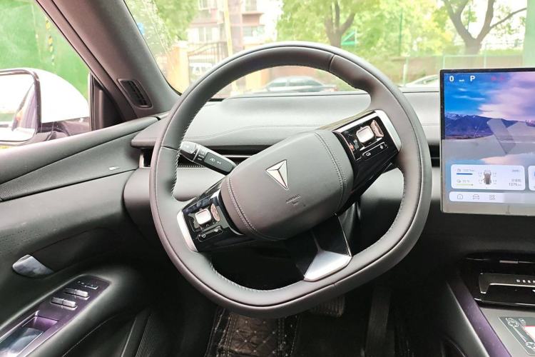 Used Deepal L07 2024 230Max Qiankun Intelligent Driving ADS SE Range-Extended Version Steering Wheel