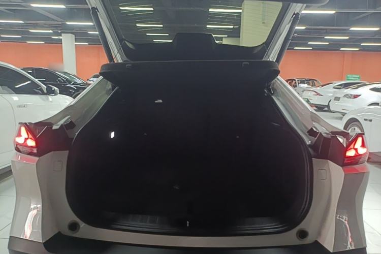 Used Deepal L07 2024 530Max Pure Electric Version Trunk