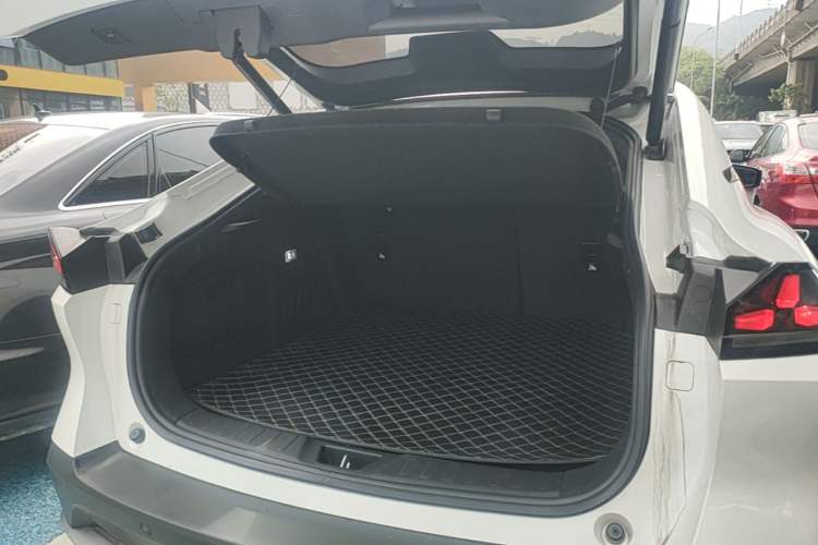 Used Deepal L07 2024 230Max Range-Extended Version Trunk