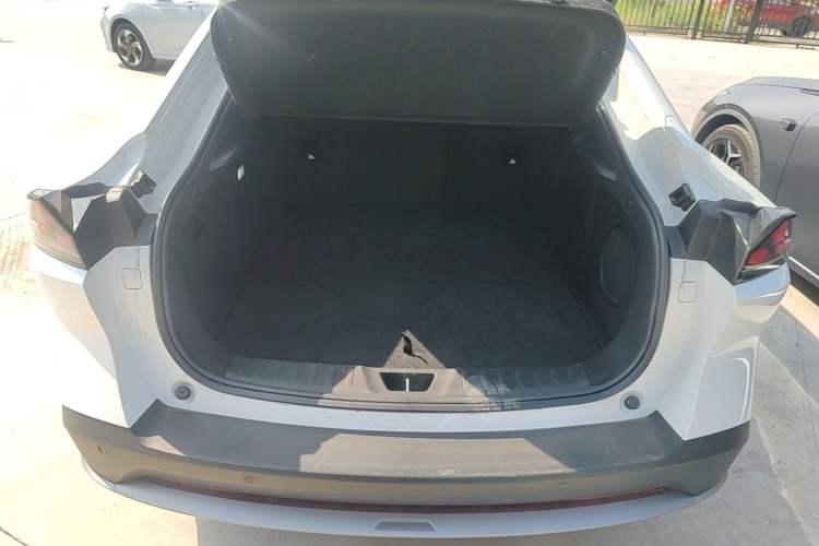 Used Deepal L07 2024 230Max Qiankun Intelligent Driving ADS SE Range-Extended Version Trunk