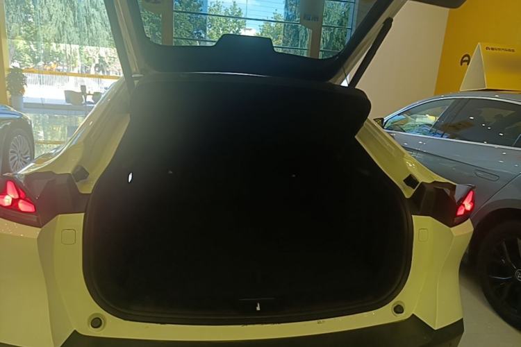 Used Deepal L07 2024 230Max Qiankun Intelligent Driving ADS SE Range-Extended Version Trunk