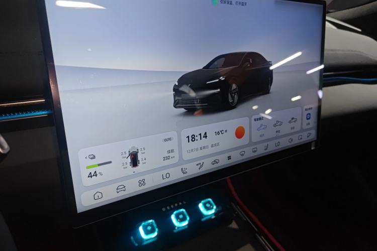 Used Deepal L07 2025 530 Ultra Qiankun Intelligent Driving ADS SE Pure Electric Version Audio And AC Panel