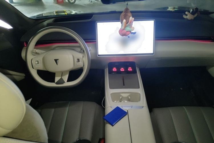 Used Deepal L07 2025 230 Ultra with DeepBlue Intelligent Driving AD PRO Extended-Range Version Center Console