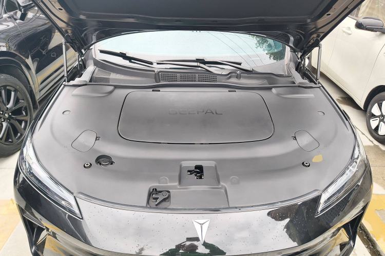 Used Deepal L07 2025 230 Ultra with DeepBlue Intelligent Driving AD PRO Extended-Range Version Engine Bay