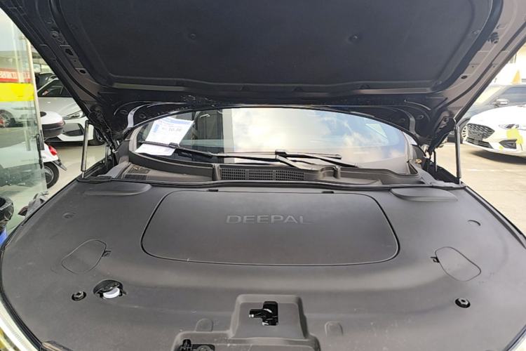 Used Deepal L07 2025 230 Ultra with DeepBlue Intelligent Driving AD PRO Extended-Range Version Engine Bay