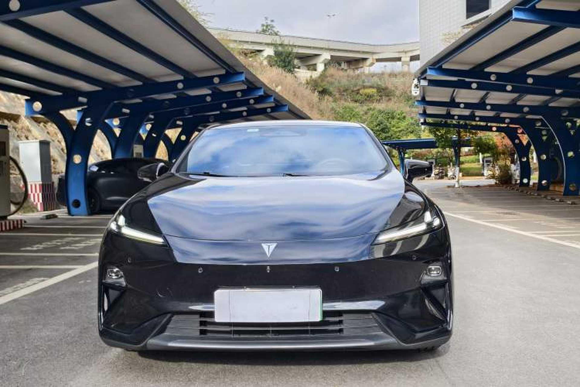Used Deepal L07 2025 530 Ultra Qiankun Intelligent Driving ADS SE Pure Electric Version Exterior 4