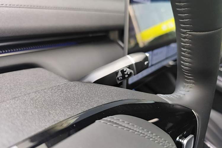 Used Deepal L07 2025 230 Ultra with DeepBlue Intelligent Driving AD PRO Extended-Range Version Gear Lever