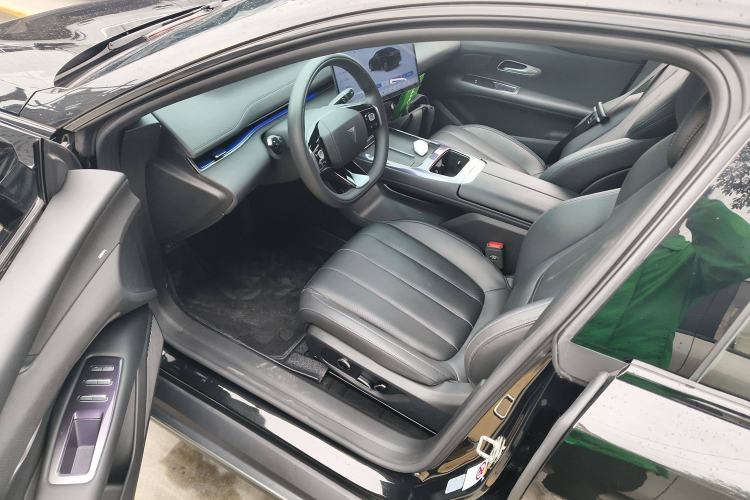 Used Deepal L07 2025 230 Ultra with DeepBlue Intelligent Driving AD PRO Extended-Range Version Interior 3