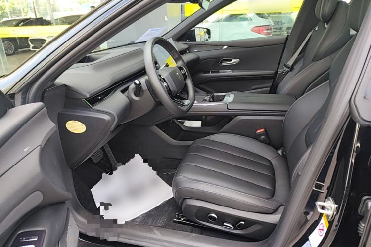 Used Deepal L07 2025 230 Ultra with DeepBlue Intelligent Driving AD PRO Extended-Range Version Left Front Seat