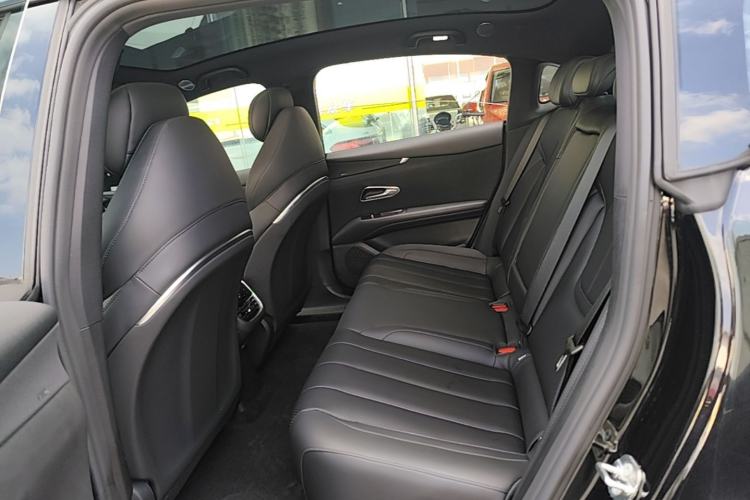 Used Deepal L07 2025 230 Ultra with DeepBlue Intelligent Driving AD PRO Extended-Range Version Left Rear Seat