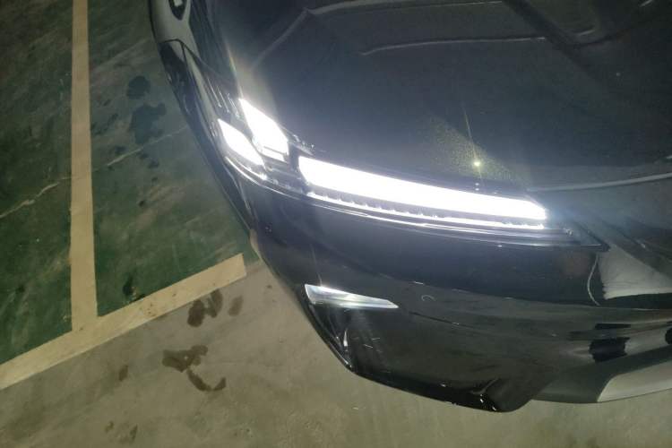 Used Deepal L07 2025 230 Ultra with DeepBlue Intelligent Driving AD PRO Extended-Range Version Right Front Headlight