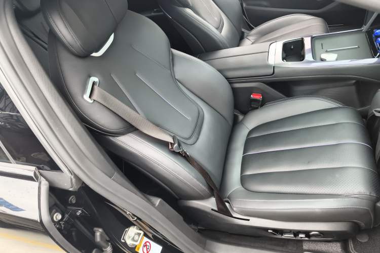 Used Deepal L07 2025 230 Ultra with DeepBlue Intelligent Driving AD PRO Extended-Range Version Right Front Seat