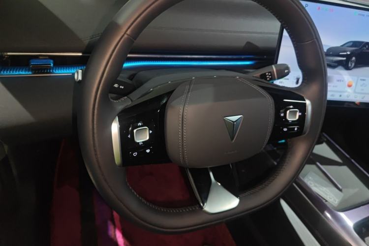 Used Deepal L07 2025 530 Ultra Qiankun Intelligent Driving ADS SE Pure Electric Version Steering Wheel