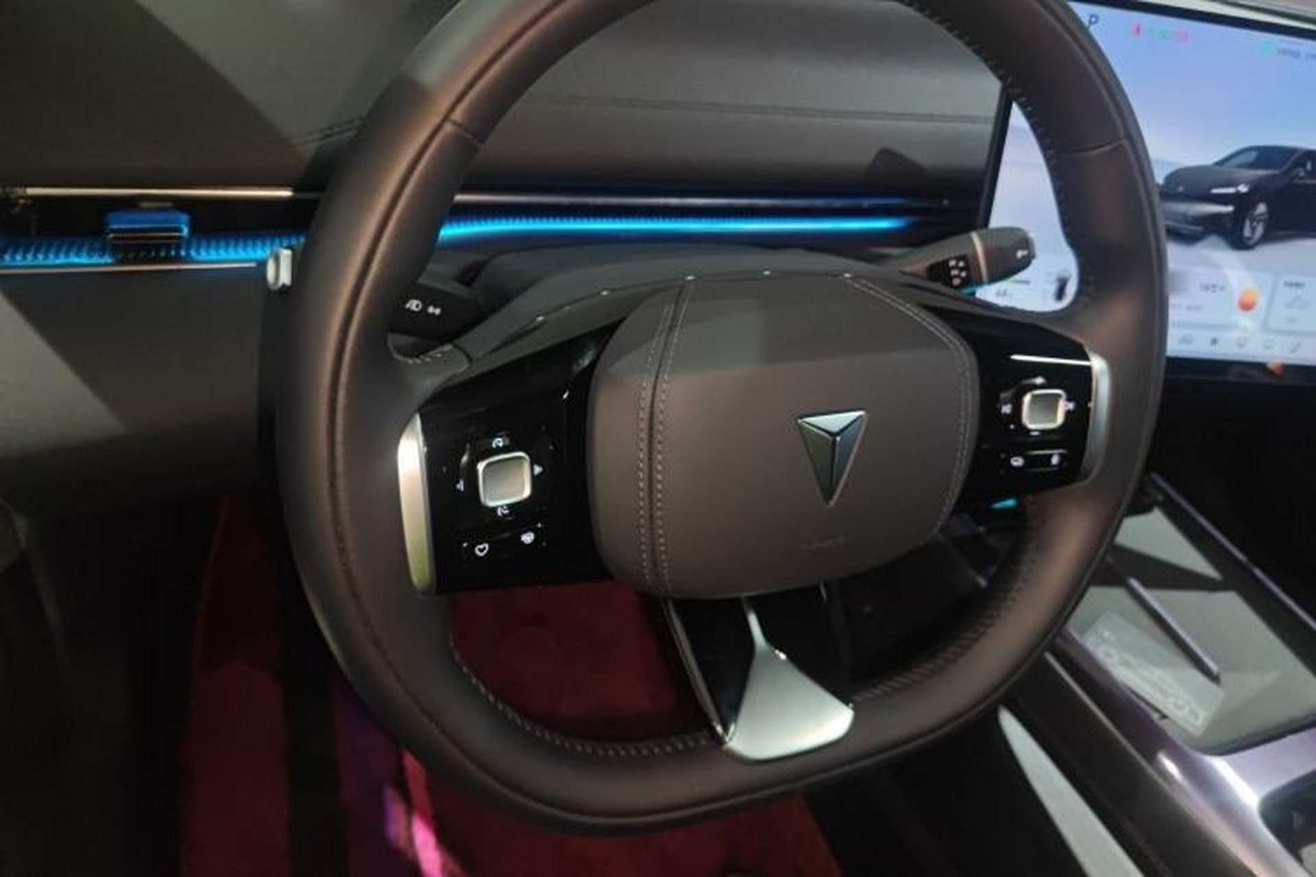 Used Deepal L07 2025 530 Ultra Qiankun Intelligent Driving ADS SE Pure Electric Version Steering Wheel