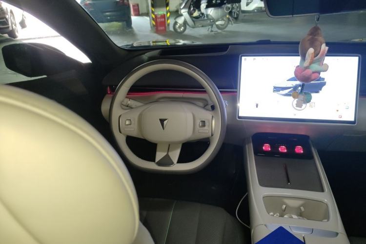 Used Deepal L07 2025 230 Ultra with DeepBlue Intelligent Driving AD PRO Extended-Range Version Steering Wheel