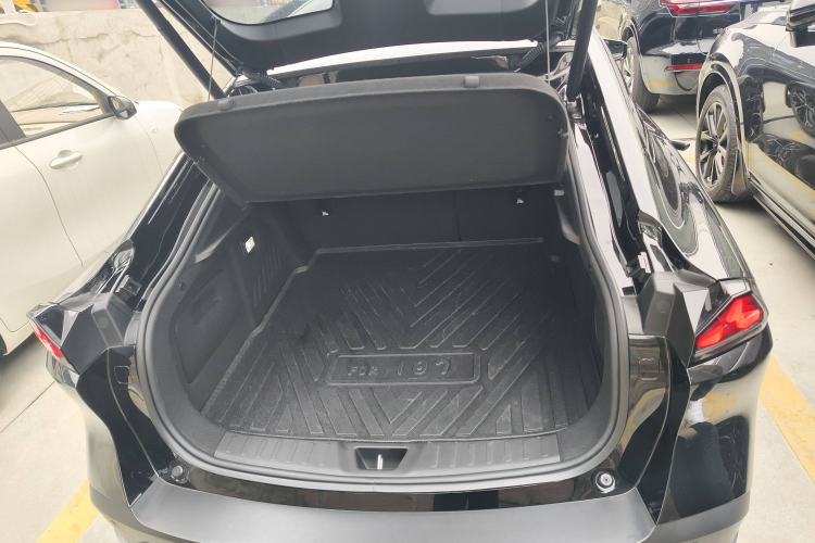 Used Deepal L07 2025 230 Ultra with DeepBlue Intelligent Driving AD PRO Extended-Range Version Trunk