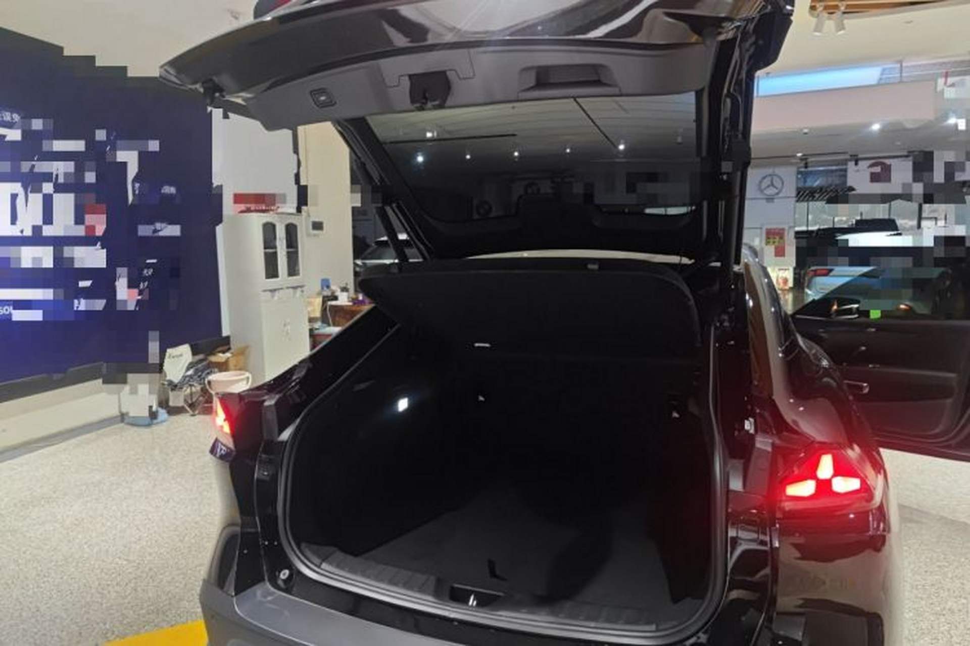 Used Deepal L07 2025 530 Ultra Qiankun Intelligent Driving ADS SE Pure Electric Version Trunk