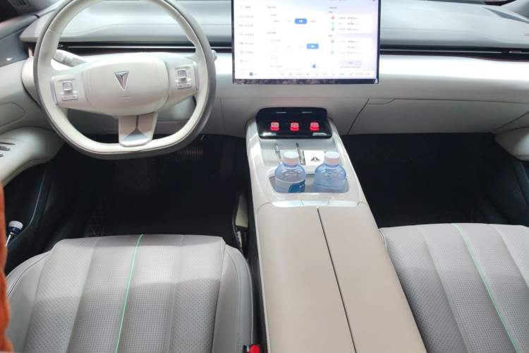 Used Deepal L07 2025 230 Ultra Qiankun Intelligent Driving ADS SE Range-Extended Version Center Console
