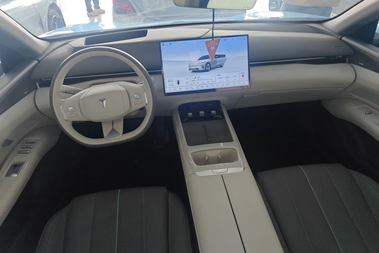 Used Deepal L07 2025 230 Ultra Qiankun Intelligent Driving ADS SE Range-Extended Version Center Console