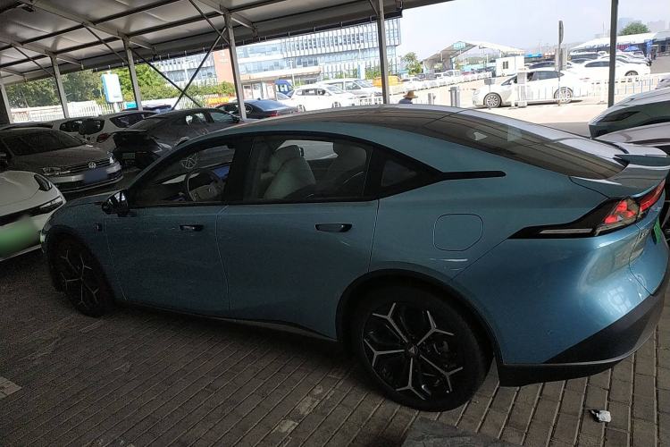 Used Deepal L07 2025 230 Ultra Qiankun Intelligent Driving ADS SE Range-Extended Version Exterior 3