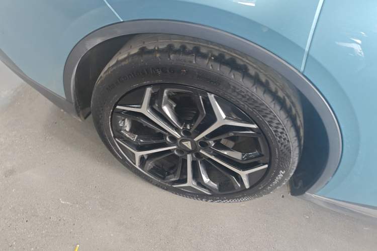 Used Deepal L07 2025 230 Ultra Qiankun Intelligent Driving ADS SE Range-Extended Version Exterior 4