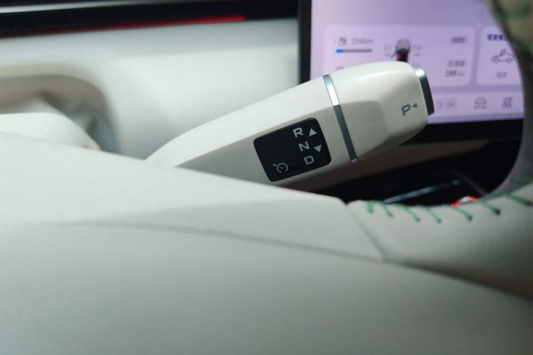 Used Deepal L07 2025 230 Ultra Qiankun Intelligent Driving ADS SE Range-Extended Version Gear Lever