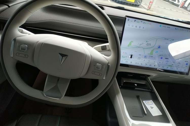 Used Deepal L07 2025 230Max Deep Blue Intelligent Driving AD PRO Range-Extended Version Gear Lever