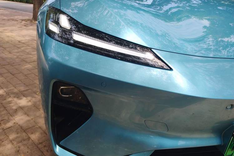 Used Deepal L07 2025 230 Ultra Qiankun Intelligent Driving ADS SE Range-Extended Version Right Front Headlight