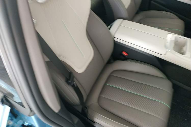 Used Deepal L07 2025 230 Ultra Qiankun Intelligent Driving ADS SE Range-Extended Version Right Front Seat