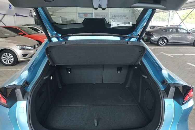 Used Deepal L07 2025 230 Ultra Qiankun Intelligent Driving ADS SE Range-Extended Version Trunk