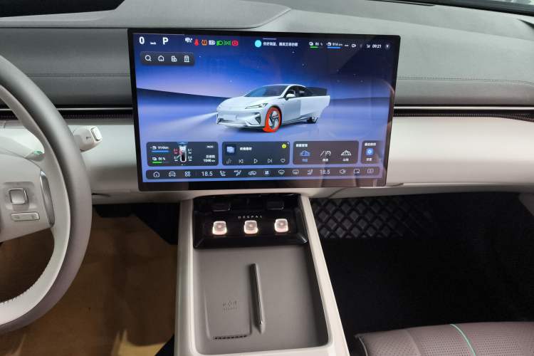Used Deepal L07 2025 300Ultra with DeepBlue Intelligent Driving AD PRO Extended-Range Version Audio And AC Panel
