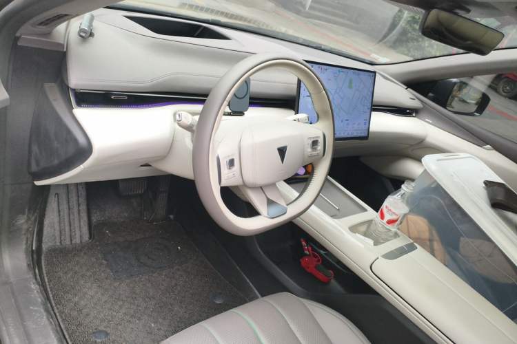 Used Deepal L07 2025 300Ultra with DeepBlue Intelligent Driving AD PRO Extended-Range Version Center Console