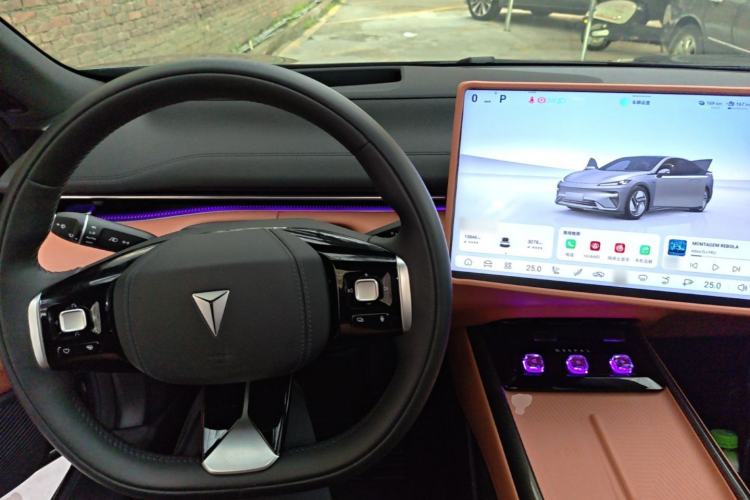 Used Deepal L07 2025 300Ultra Qiankun Intelligent Driving ADS SE Range-Extended Version Center Console