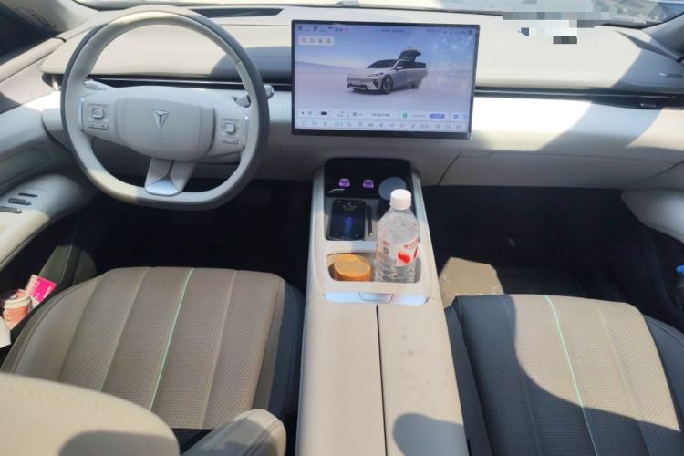 Used Deepal L07 2025 530 Ultra DeepBlue Intelligent Driving AD PRO Pure-Electric Version Center Console