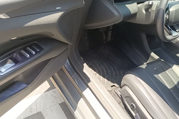 Used Deepal L07 2025 230 Ultra Qiankun Intelligent Driving ADS SE Range-Extended Version Driver Seat