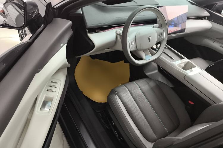 Used Deepal L07 2025 300Ultra with DeepBlue Intelligent Driving AD PRO Extended-Range Version Driver Seat