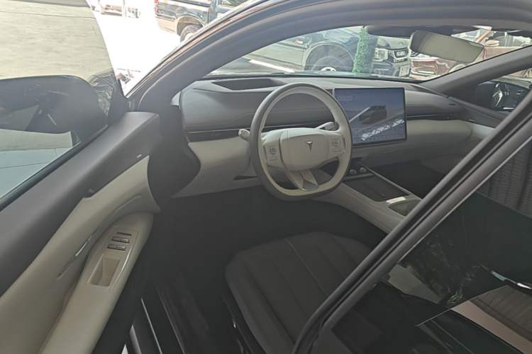 Used Deepal L07 2025 230 Ultra with DeepBlue Intelligent Driving AD PRO Extended-Range Version Driver Seat