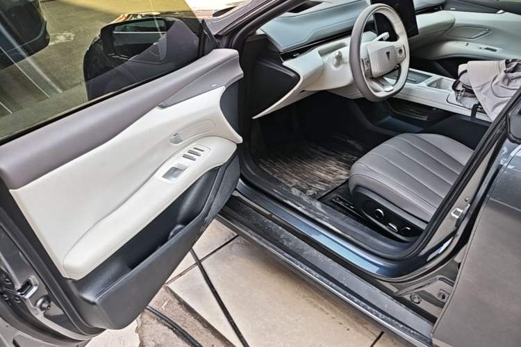 Used Deepal L07 2025 530 Ultra Qiankun Intelligent Driving ADS SE Pure Electric Version Driver Seat