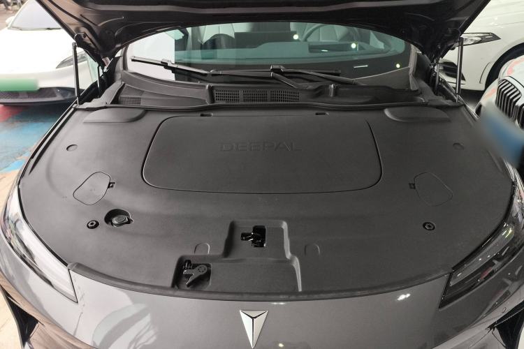 Used Deepal L07 2025 300Ultra with DeepBlue Intelligent Driving AD PRO Extended-Range Version Engine Bay