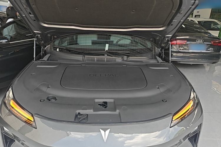 Used Deepal L07 2025 230 Ultra with DeepBlue Intelligent Driving AD PRO Extended-Range Version Engine Bay