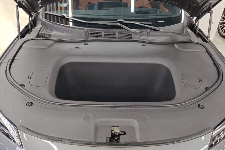Used Deepal L07 2025 530 Ultra Qiankun Intelligent Driving ADS SE Pure Electric Version Engine Bay