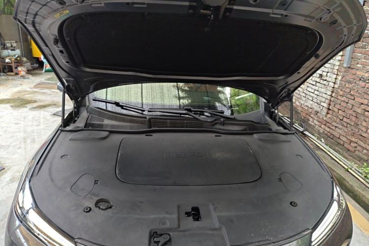 Used Deepal L07 2025 300Ultra Qiankun Intelligent Driving ADS SE Range-Extended Version Engine Bay