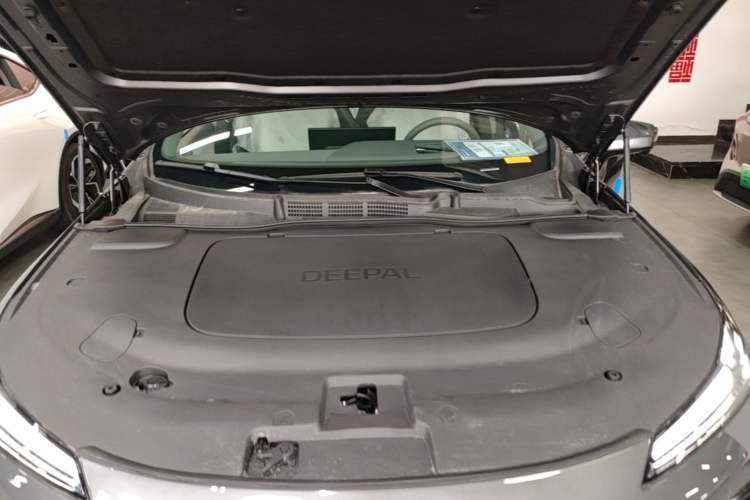 Used Deepal L07 2025 300Ultra Qiankun Intelligent Driving ADS SE Range-Extended Version Engine Bay