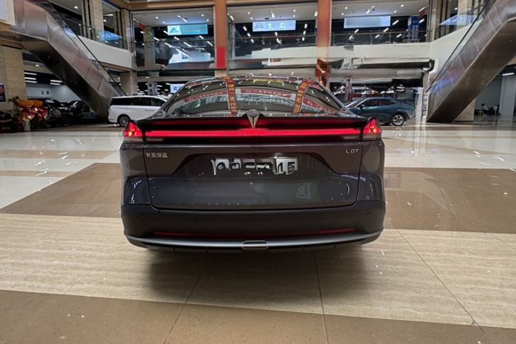 Used Deepal L07 2025 530 Ultra Qiankun Intelligent Driving ADS SE Pure Electric Version Exterior 1