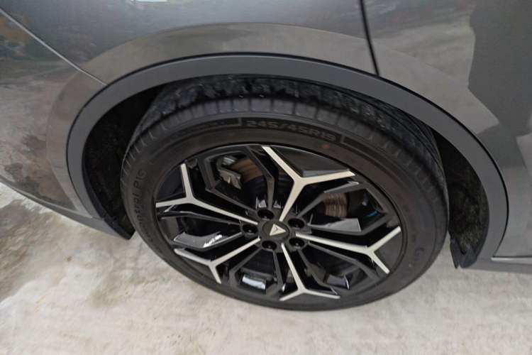 Used Deepal L07 2025 300Ultra Qiankun Intelligent Driving ADS SE Range-Extended Version Exterior 5