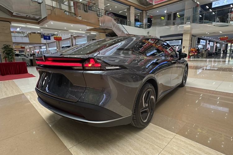Used Deepal L07 2025 530 Ultra Qiankun Intelligent Driving ADS SE Pure Electric Version Exterior 6