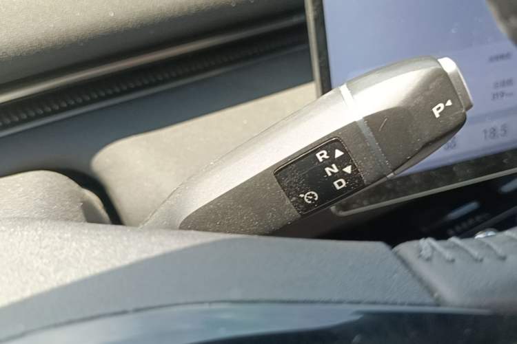 Used Deepal L07 2025 230 Ultra Qiankun Intelligent Driving ADS SE Range-Extended Version Gear Lever