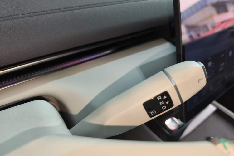Used Deepal L07 2025 300Ultra with DeepBlue Intelligent Driving AD PRO Extended-Range Version Gear Lever