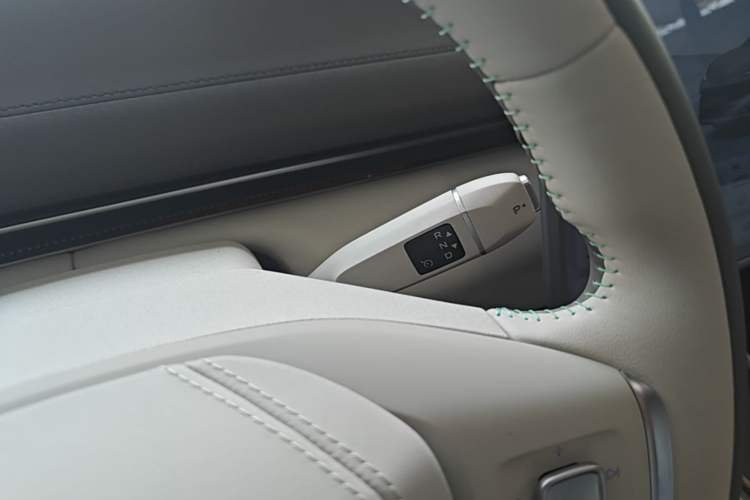 Used Deepal L07 2025 230 Ultra with DeepBlue Intelligent Driving AD PRO Extended-Range Version Gear Lever
