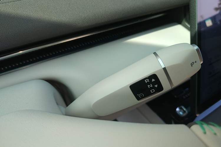 Used Deepal L07 2025 300Ultra with DeepBlue Intelligent Driving AD PRO Extended-Range Version Gear Lever